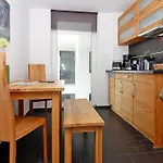 House Calmsailing, *