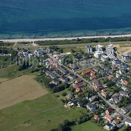 House Calmsailing, *